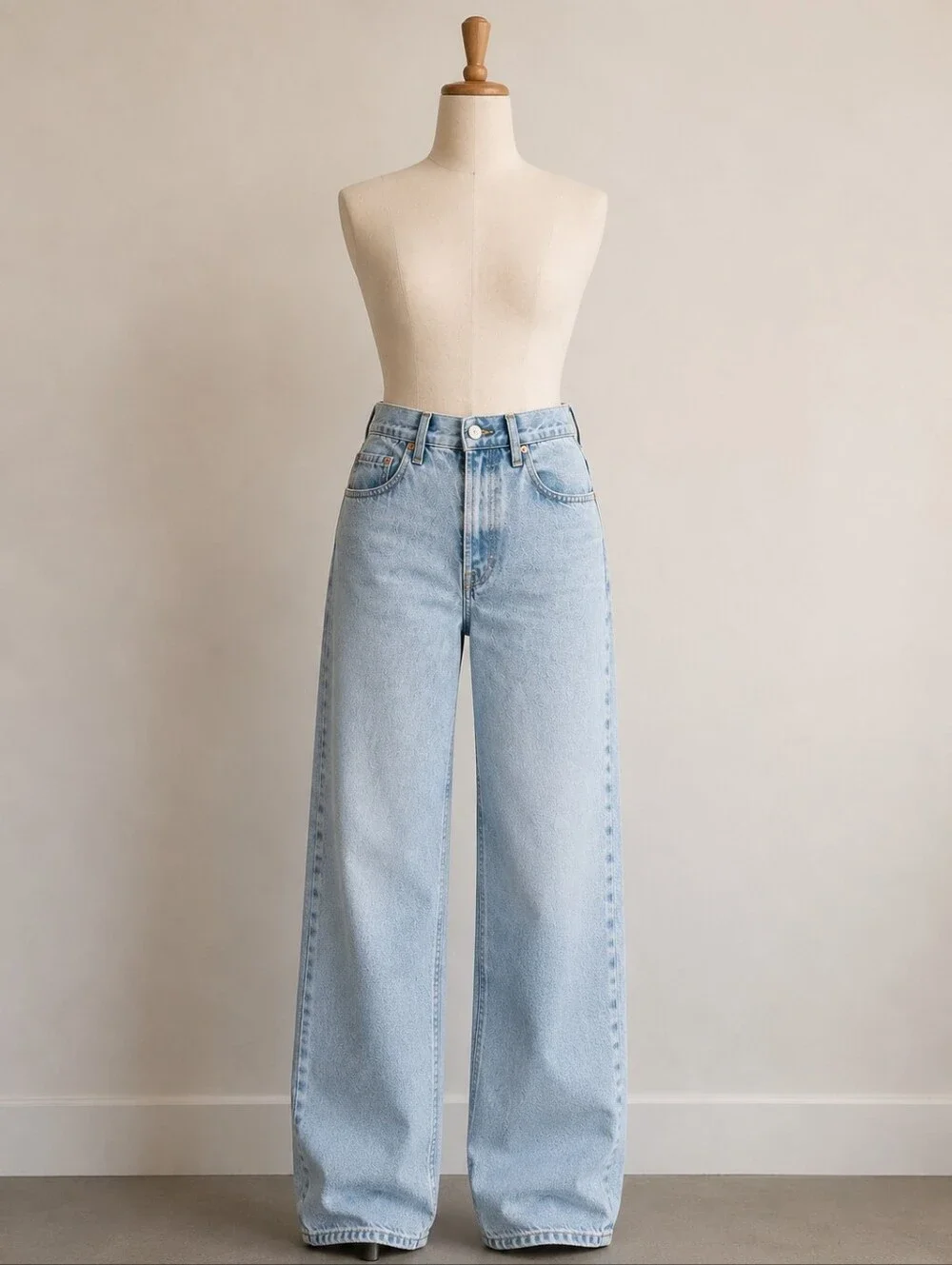 Levi's Ribcage Straight Ankle High Rise Jeans Light Wash W27 L29 - Picture 2 of 8
